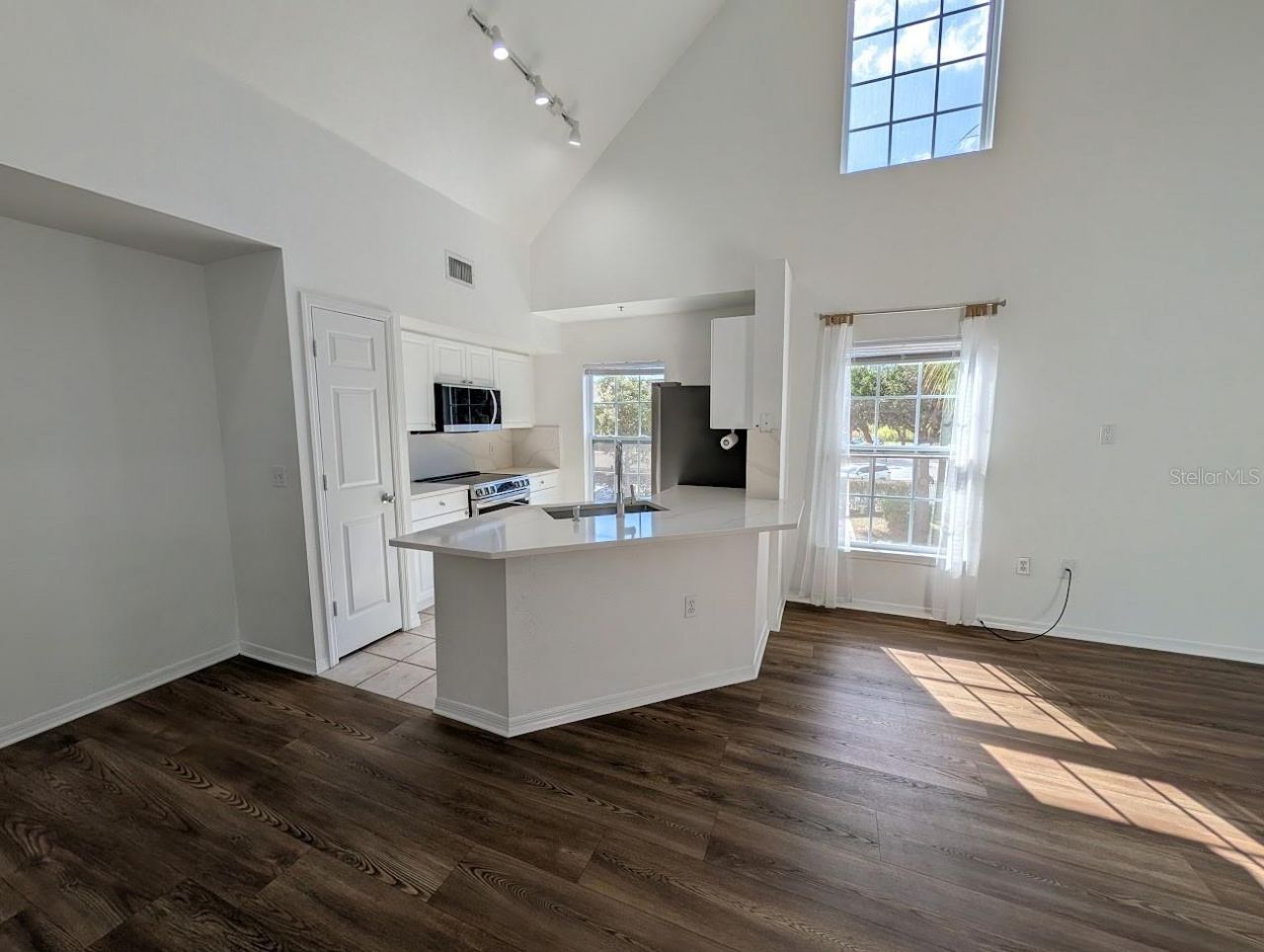 5691 Bidwell Parkway, Unit 201, Sarasota, FL 34233 Photo