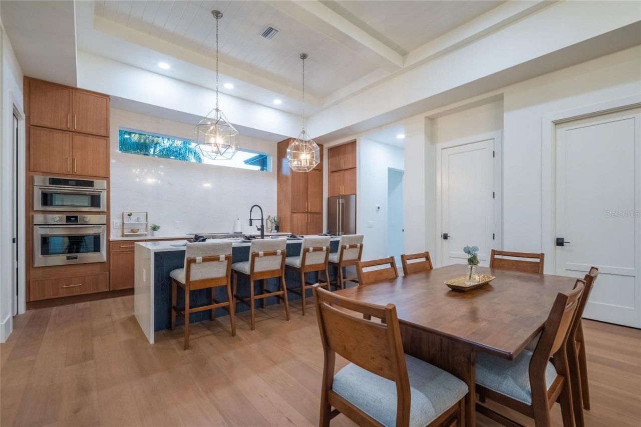 2420 Floyd Street, Sarasota, FL 34239 Photo