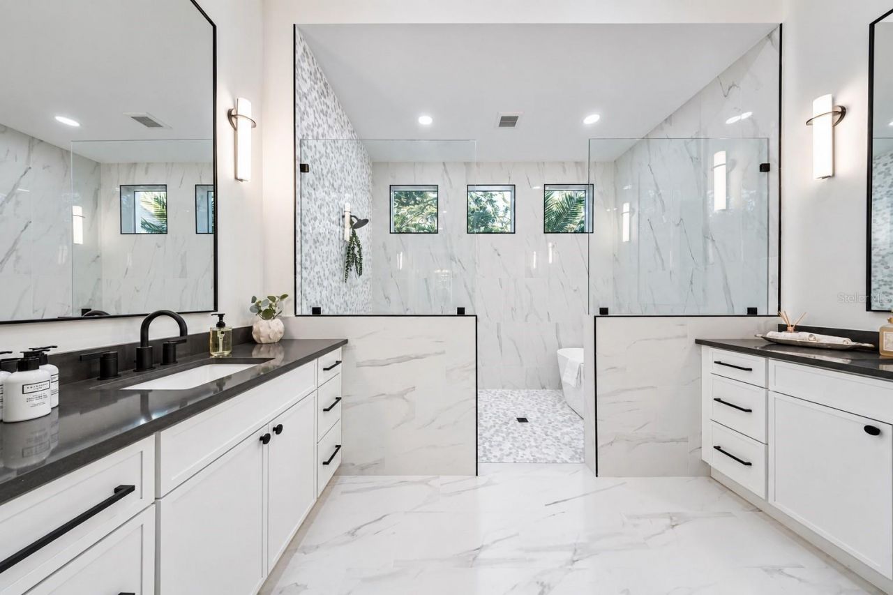 2420 Floyd Street, Sarasota, FL 34239 Photo