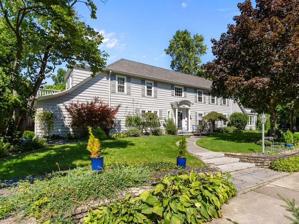 195 Maple Hill Road , Glencoe, IL 60022