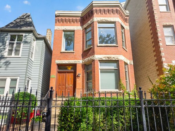 634 W Briar Place , Chicago, IL 60657