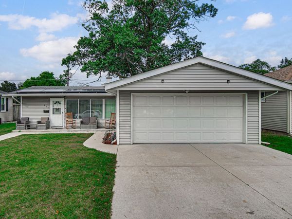 809 Westshire Drive , Joliet, IL 60435