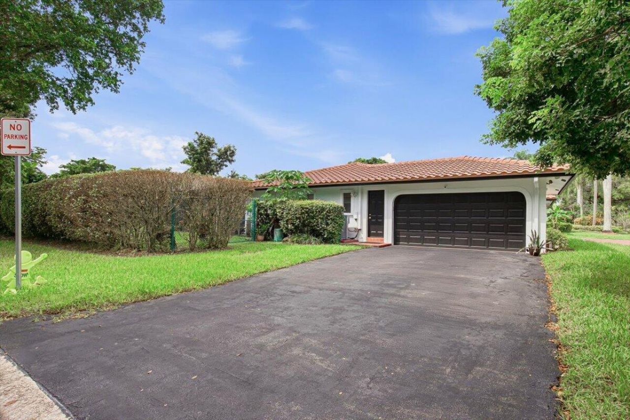 9642 NW 1st Place, Coral Springs, FL 33071 Photo