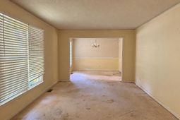 521 Cedarwood Dr photo 4