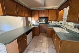 521 Cedarwood Dr photo 4