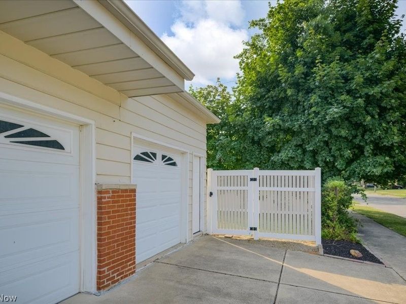 32204 Glen Arden Drive, Willowick, OH 44095 Photo 3