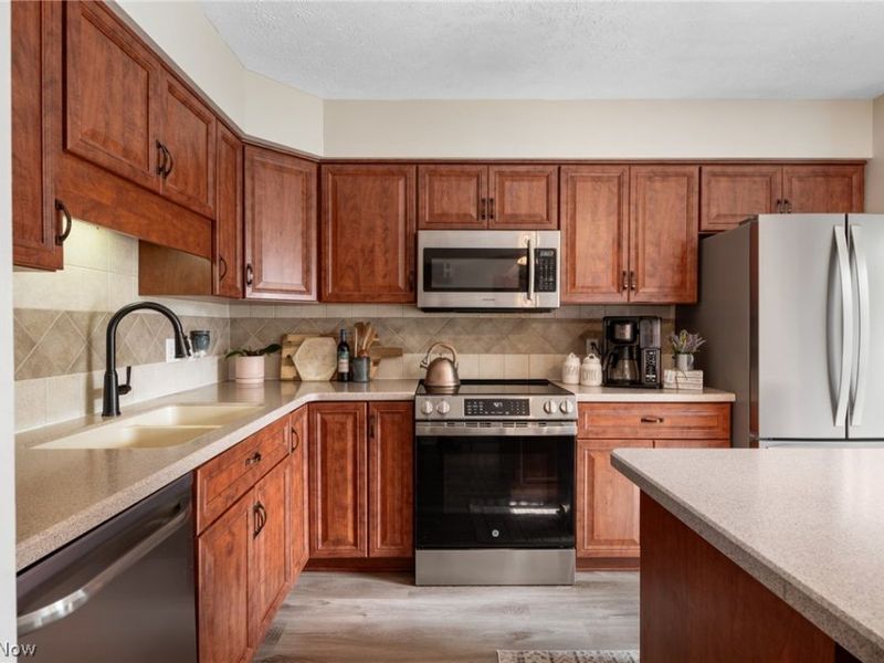 1254 Village, Tallmadge, OH 44278 Photo 13