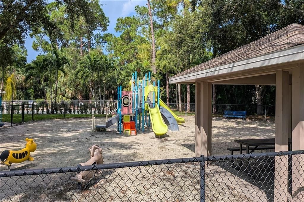 379 Dover Pl , Unit 6-603, Naples, FL 34104 Photo
