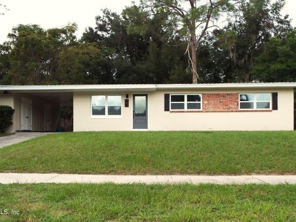302 BELMONT Drive, Palatka, FL 32177