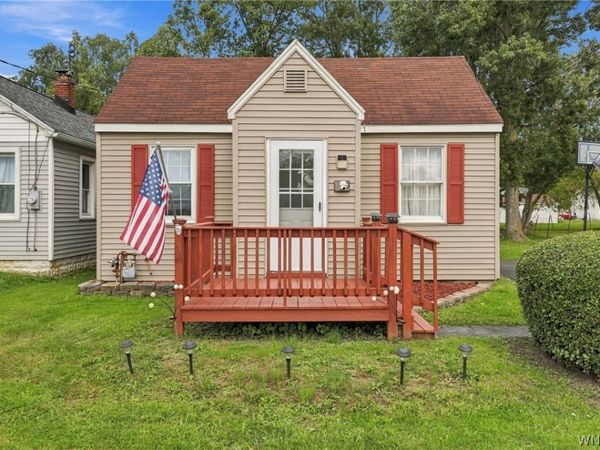 951 Erie Avenue , North Tonawanda, NY 14120