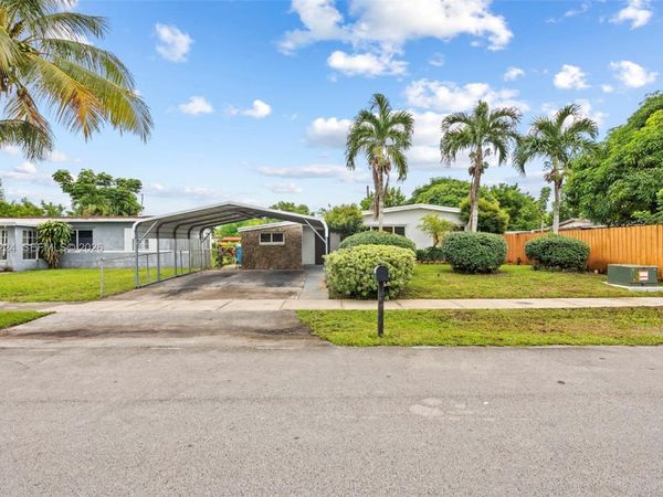 3711 SW 39th Ave, West Park, FL 33023
