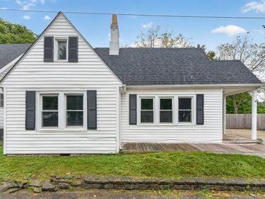222 Mount Airy Avenue, Paris, KY 40361