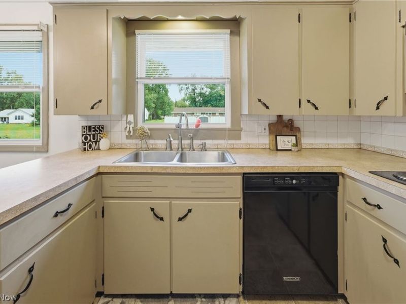 6787 Kirby Avenue NE, Canton, OH 44721 Photo 15