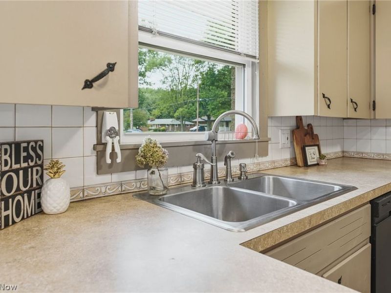 6787 Kirby Avenue NE, Canton, OH 44721 Photo 16
