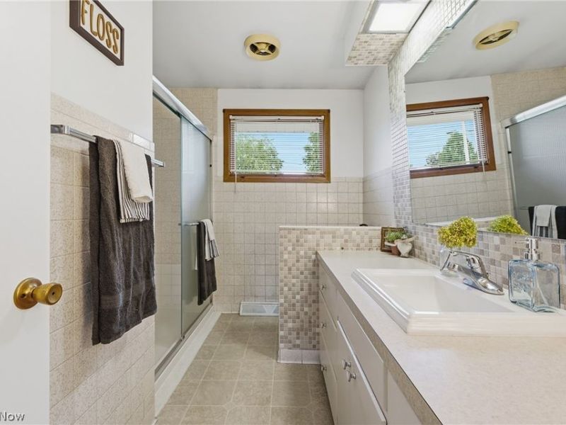 6787 Kirby Avenue NE, Canton, OH 44721 Photo 18