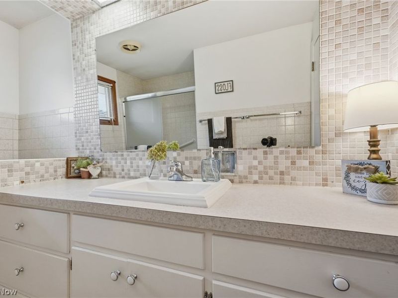 6787 Kirby Avenue NE, Canton, OH 44721 Photo 20