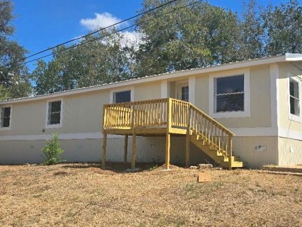 1120 Ainsworth ST, Gonzales, TX 78629