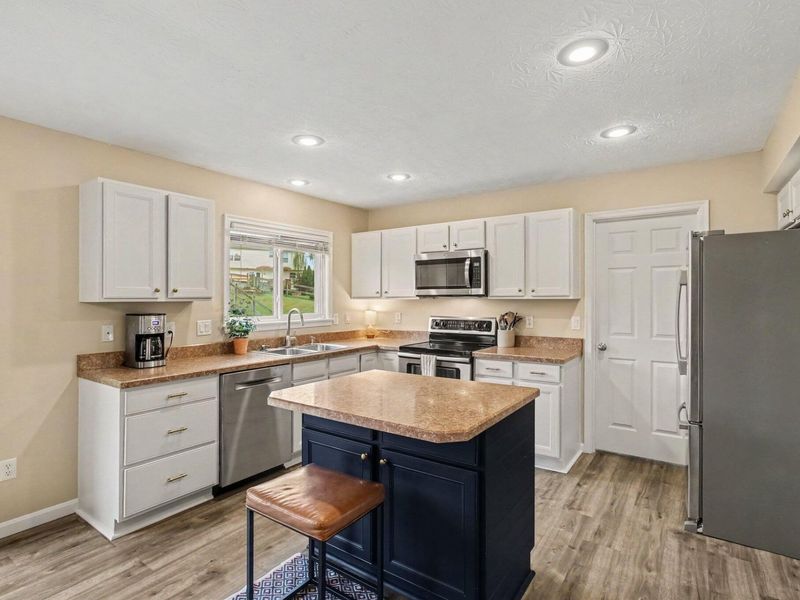 7483 Harvestdale Lane, Florence, KY 41042 Photo 9