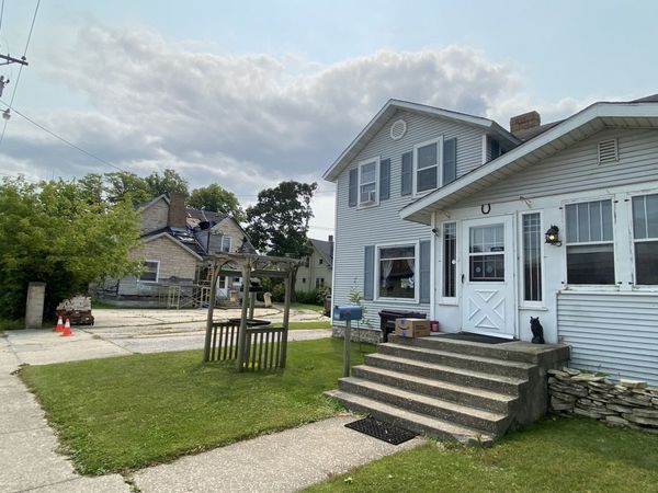 102 S MAPLE Street , Manistique, MI 49854