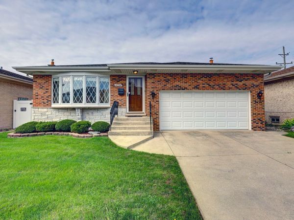 4734 N maria Court, Chicago, IL 60656