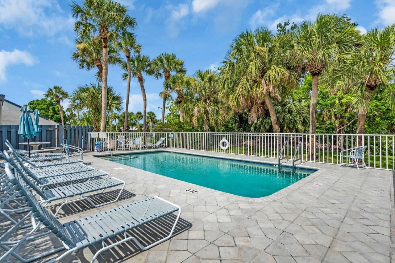 7294 Cloister Drive, Unit 4, Sarasota, FL 34231 Photo