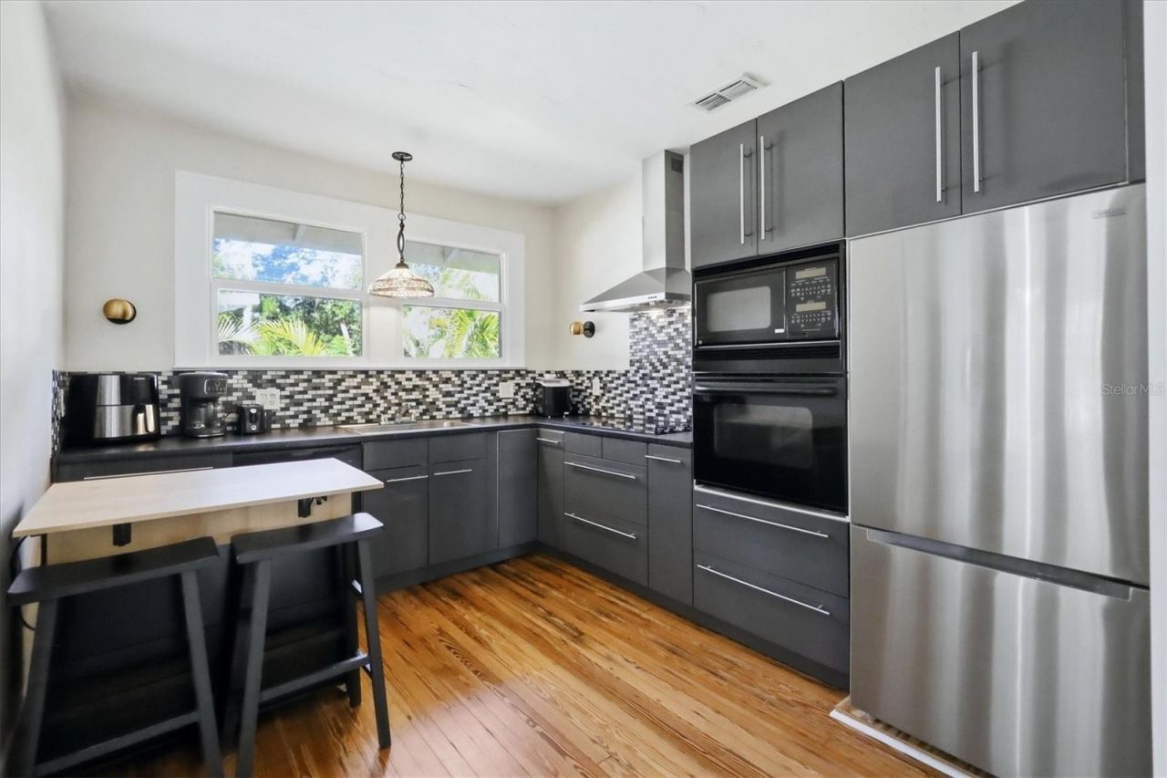 4116 Swift Road, Sarasota, FL 34231 Photo