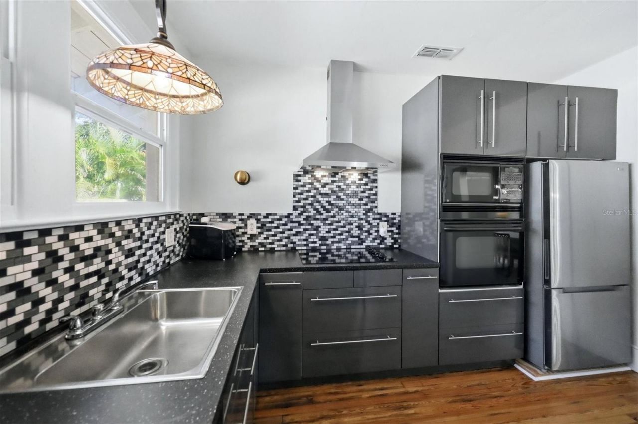 4116 Swift Road, Sarasota, FL 34231 Photo