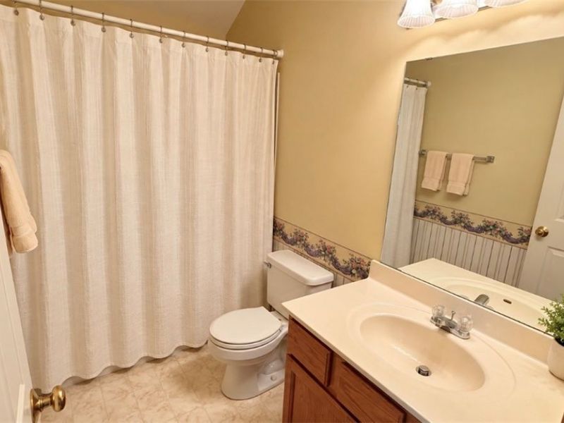 2548 Glenshire Circle , Uniontown, OH 44685 Photo 16