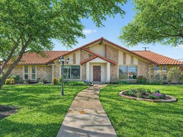15415 Leavalley Drive, Dallas, TX 75248