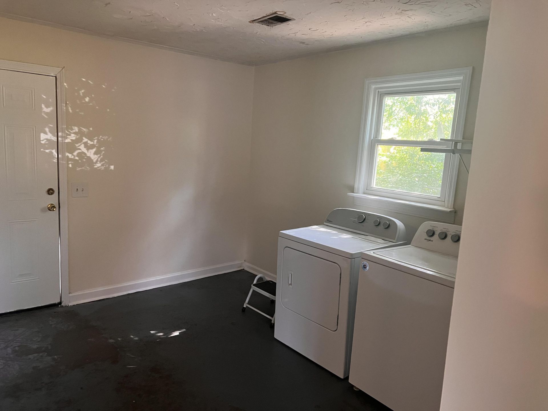 1127 Northland Drive Photo 4