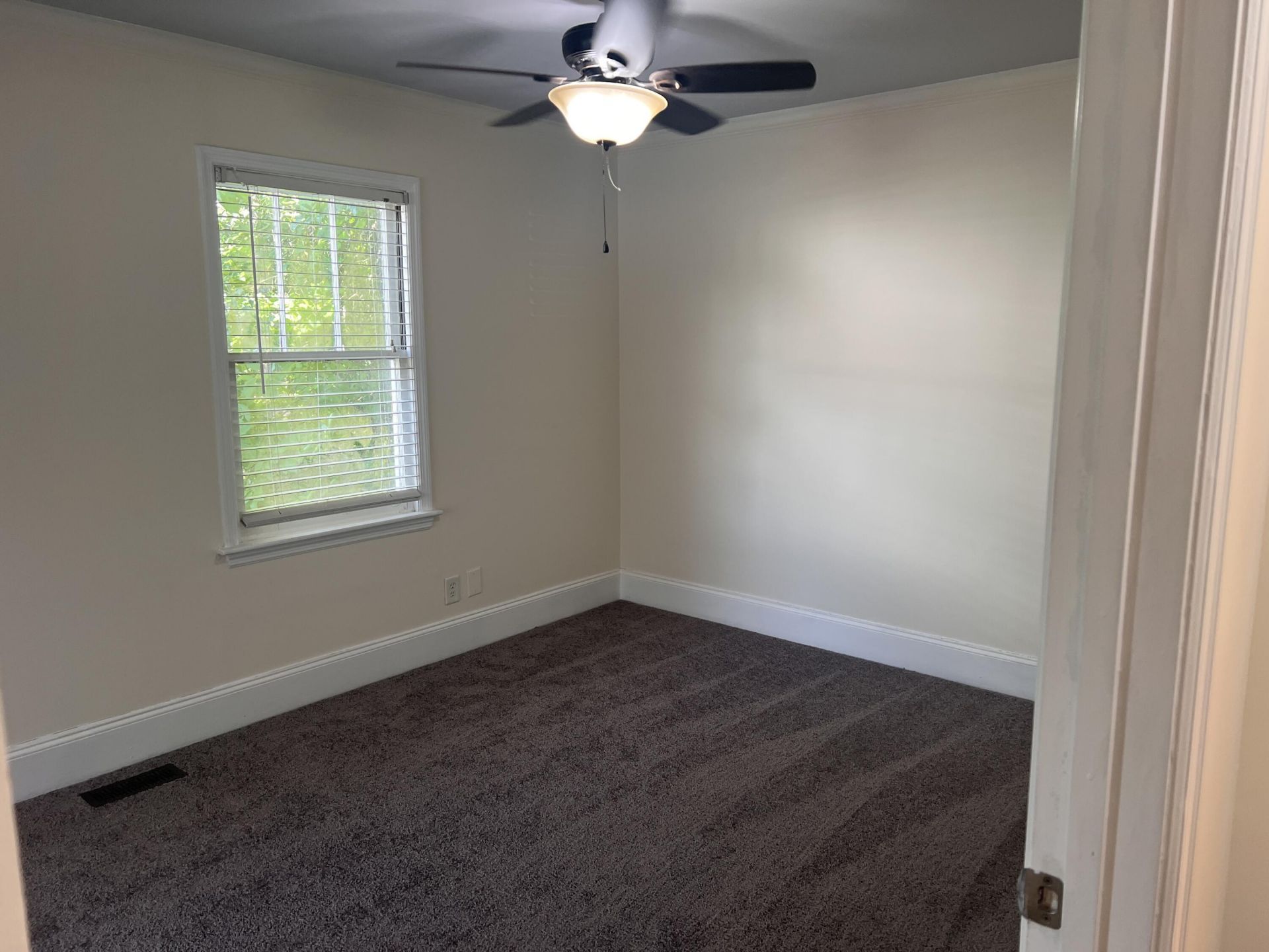 1127 Northland Drive Photo 6