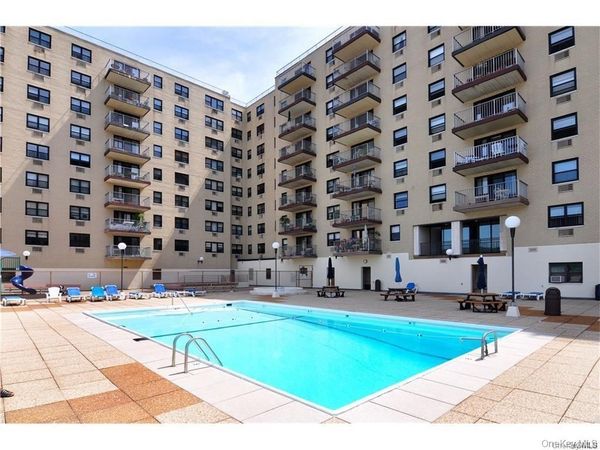 1085 Warburton Avenue, Unit 820, Yonkers, NY 10701