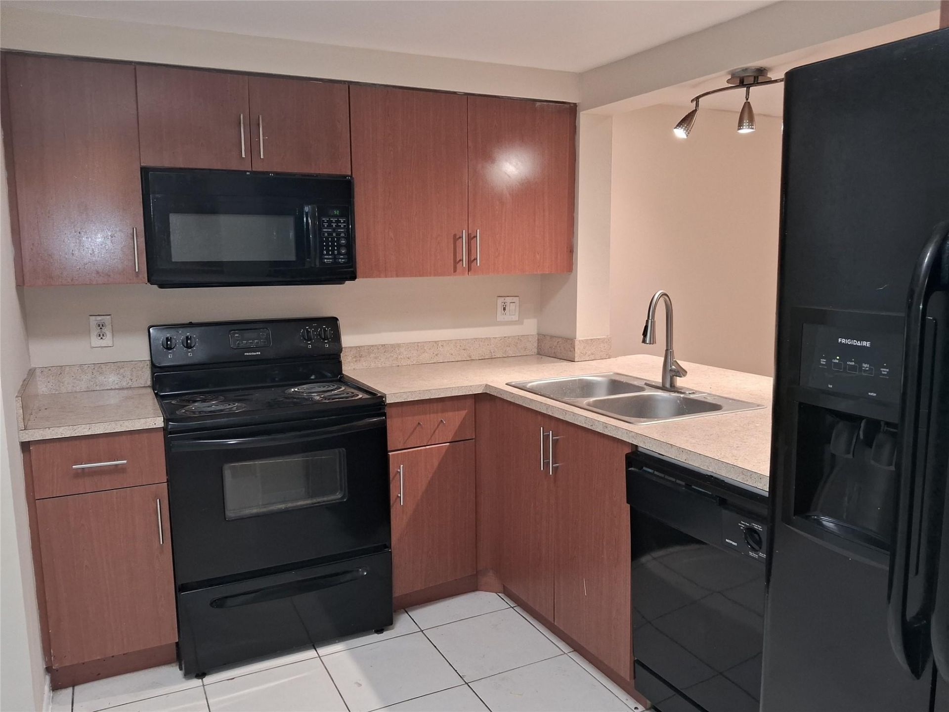 4669 NW 89th Avenue, Sunrise, FL 33351 Photo