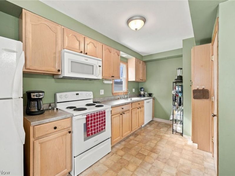 29808 Robert Street, Wickliffe, OH 44092 Photo 8