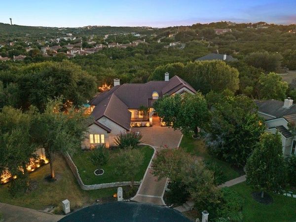 6 Candleleaf CT, The Hills, TX 78738
