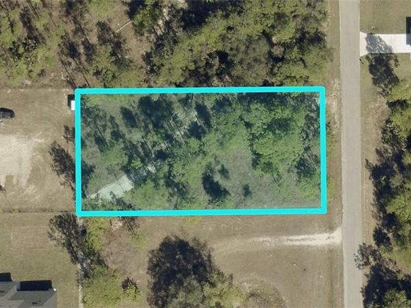1315 Jackson AVE , LEHIGH ACRES, FL 33972