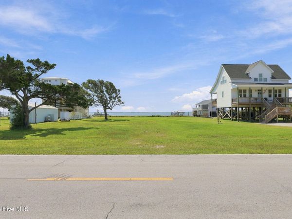 606 Island Road , Harkers Island, NC 28531