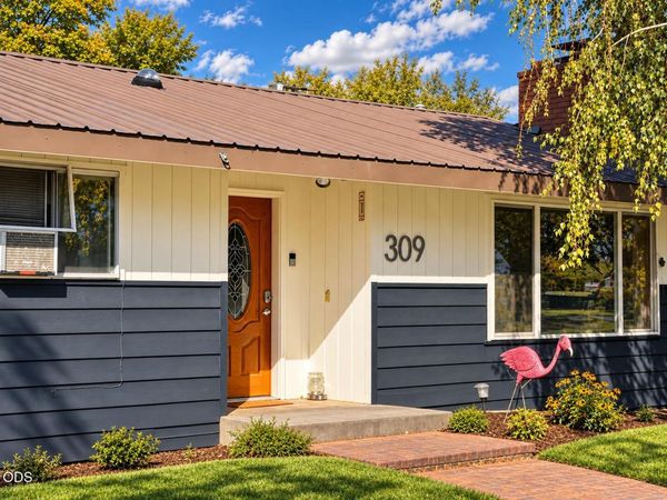 309 NW 9th Street, Redmond, OR 97756
