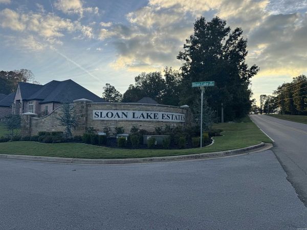 2011 Sloan Lake Drive , Jonesboro, AR 72404