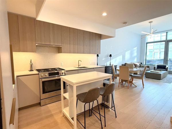 3 Court Square , Unit 533, Long Island City, NY 11101