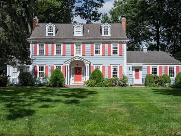 41 Butler Street , Westbury, NY 11590