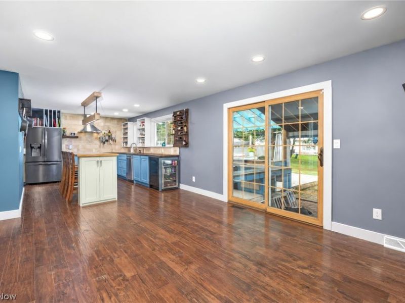 692 Thelma Drive , Wadsworth, OH 44281 Photo 19