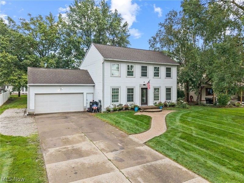 692 Thelma Drive , Wadsworth, OH 44281 Photo 2