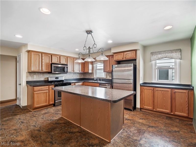 4810 Fairlawn Road, Lyndhurst, OH 44124 Photo 2