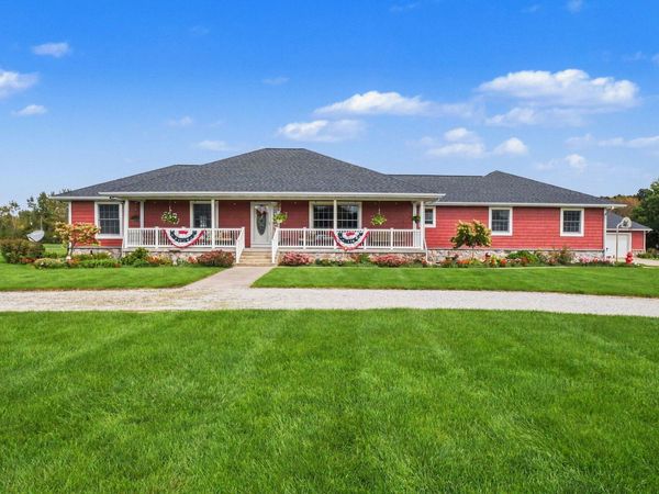 70773 Sterling Drive, Edwardsburg, MI 49112