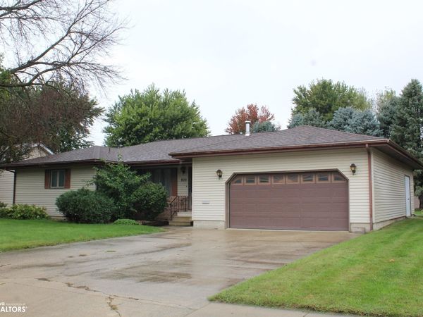 820 W 11Th Street, Garner, IA 50438