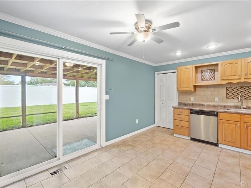 1210 Gettysburg Drive, Troy, OH 45373 Photo 11