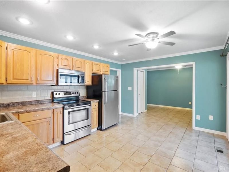 1210 Gettysburg Drive, Troy, OH 45373 Photo 12