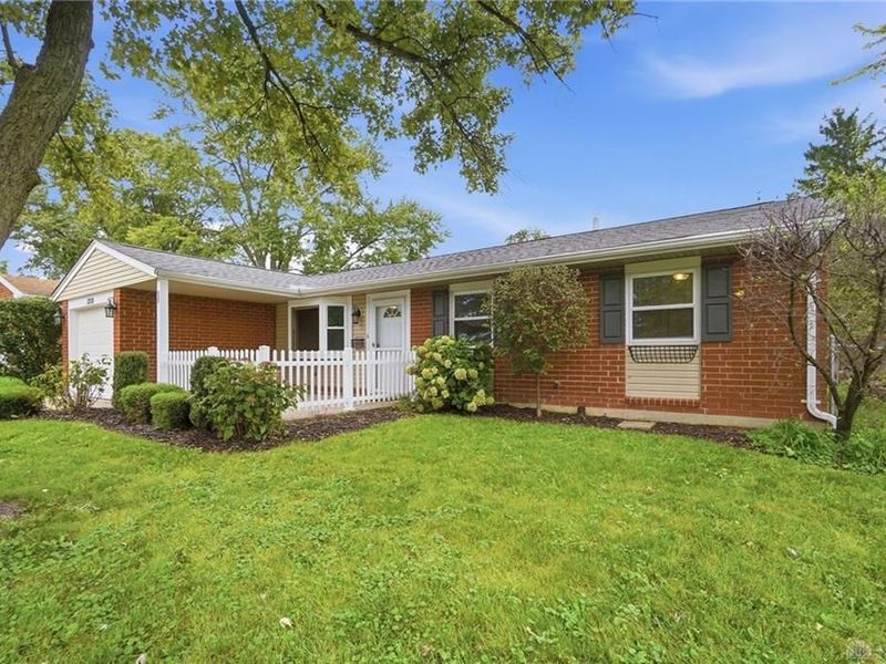 1210 Gettysburg Drive, Troy, OH 45373 Photo 2