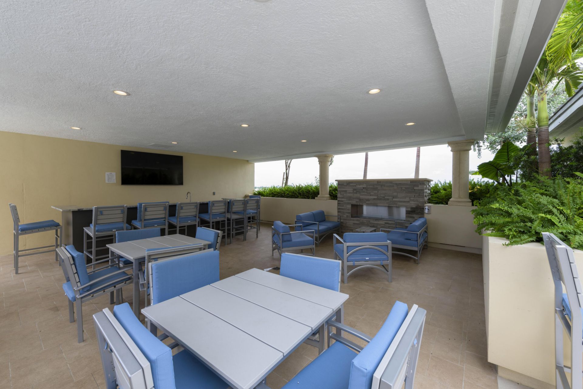 2650 Lake Shore Drive, Unit 101, Riviera Beach, FL 33404 Photo